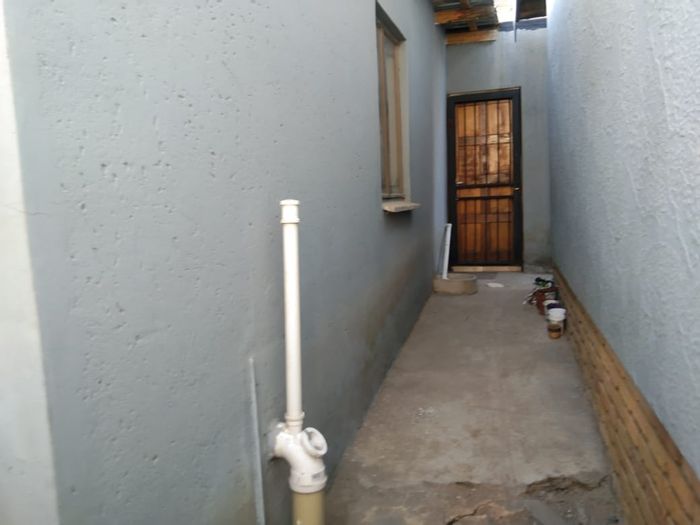 Property #2173116, House for sale in Tembisa
