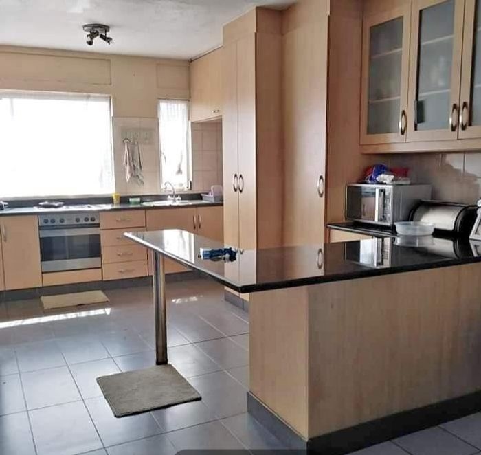 Property #2157875, Apartment for sale in Amanzimtoti