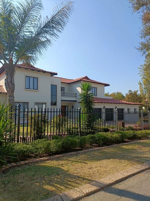 Property #2403449, House For Sale in Zwavelpoort