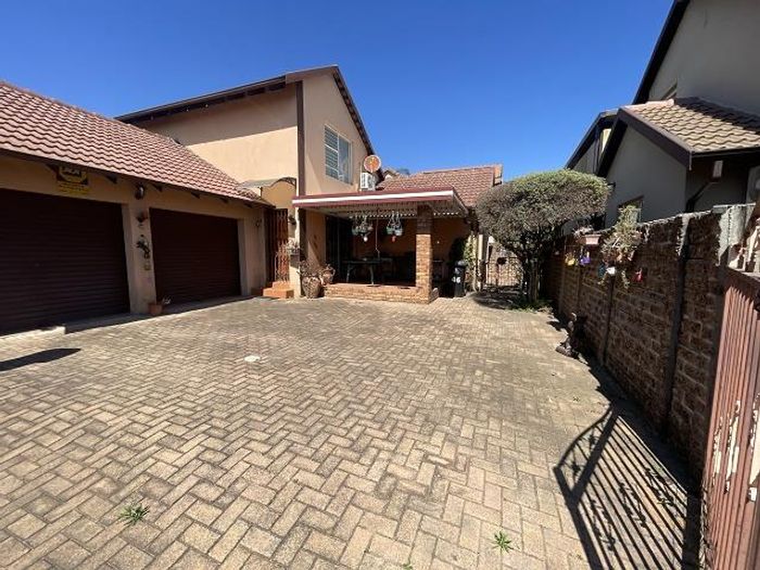 Property #2199895, Townhouse for sale in Eden Glen