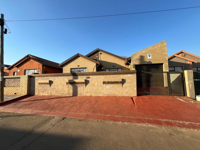 Tokoza House For Sale: 2 bedrooms, rental potential, garage, 24-hour security.