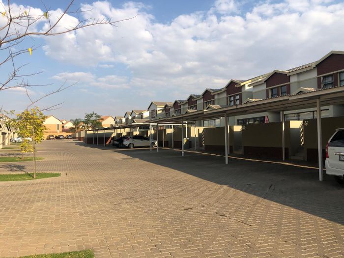 2 Bedroom Townhouse To Rent in Equestria with Indoor-Outdoor Living and Double Carport.