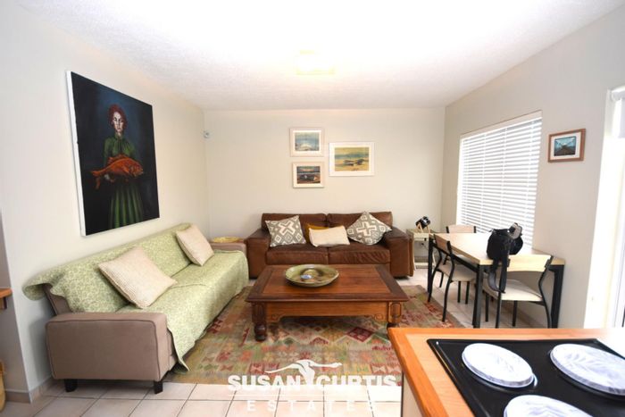 City Centre Apartment For Sale: 1 Bed, Garage, Balcony, Secure Complex.