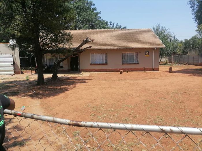 Property #2203309, House for sale in Stilfontein Ext 4