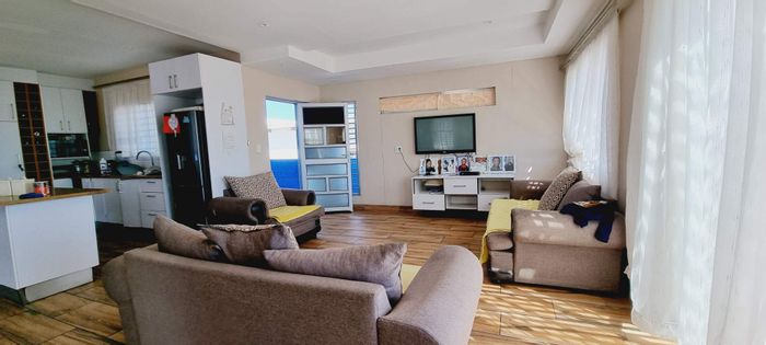 Khomasdal House For Sale: 3 beds, 2 baths, double garage, plus flat.