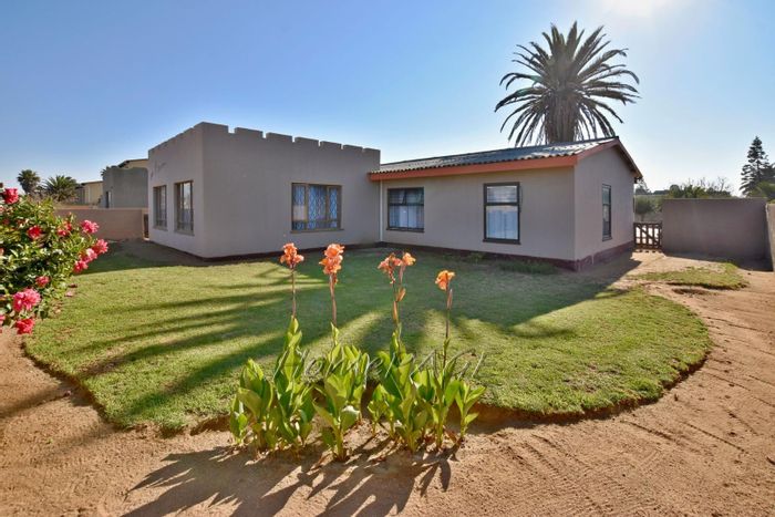 Property #1941552, House for sale in Henties Bay