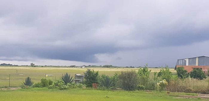 Grootfontein Central Small Holding For Sale: 25ha with irrigation, boreholes, and income potential.