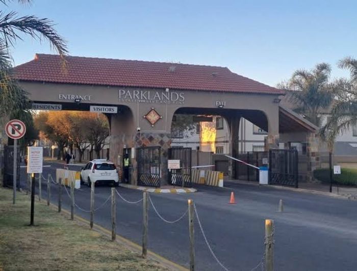 3-Bedroom Apartment To Rent in Parkrand with pool, tennis court, and clubhouse access.