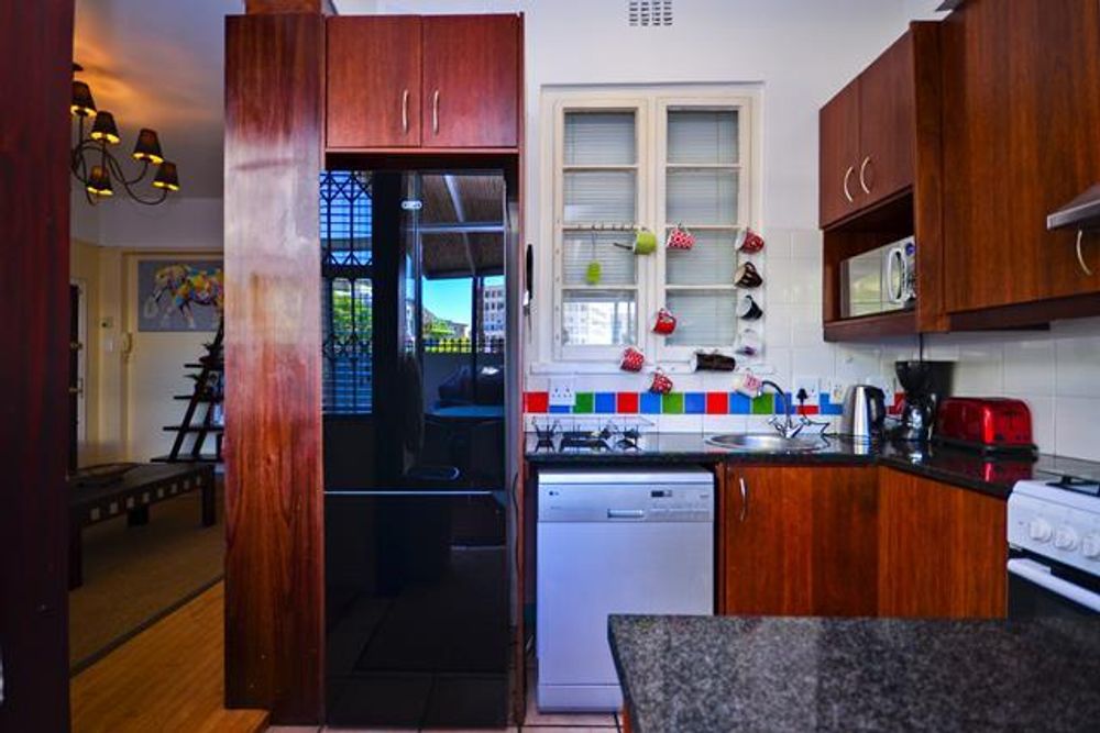 Kitchen with dishwasher