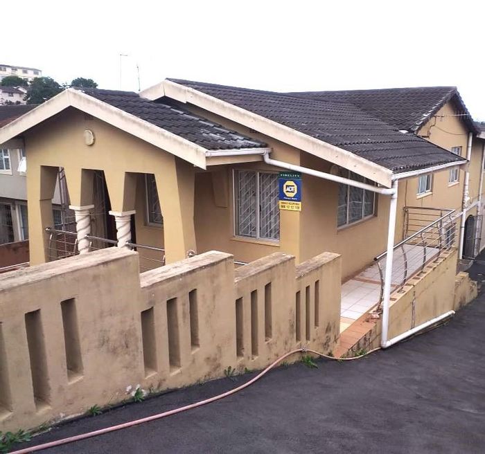 Property #2252657, Townhouse for sale in Newlands East