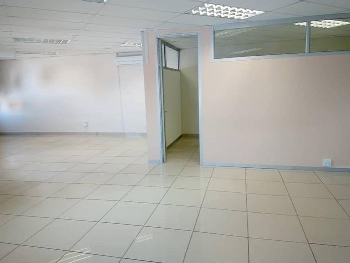 For Sale: Office in Windhoek Industrial with open-plan layout and secured parking.