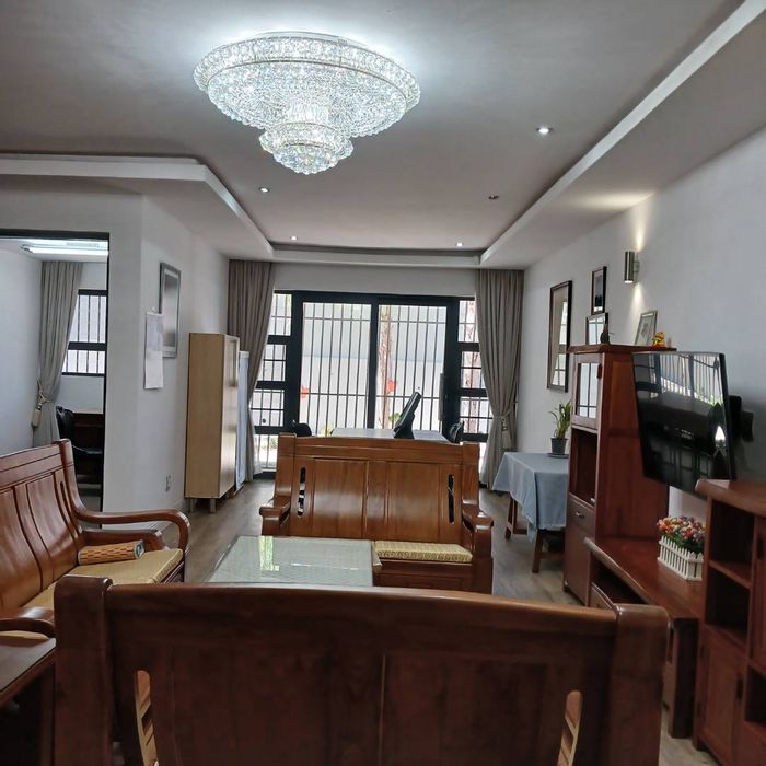 House to Rent in Auasblick: Ideal for business and residency, separate spaces available.