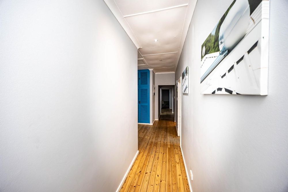 Passage leading to 4 office and 2 boardrooms