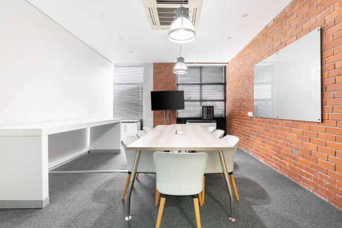 Office to Rent in Observatory: Flexible space for 10, shared amenities included.
