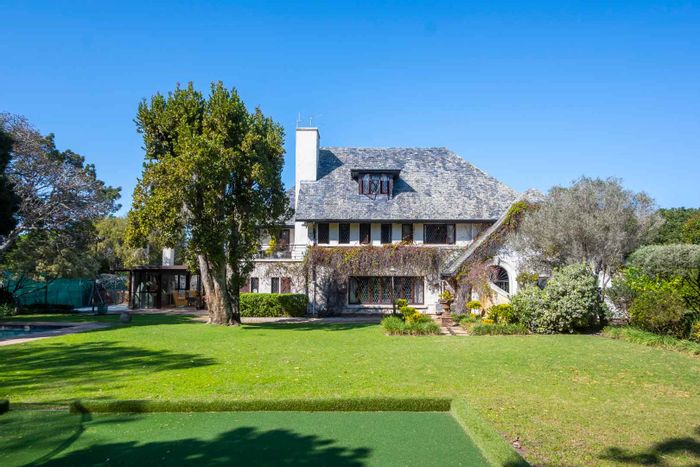 Walmer House To Rent: Pool, tennis court, wine room, and spacious living areas.