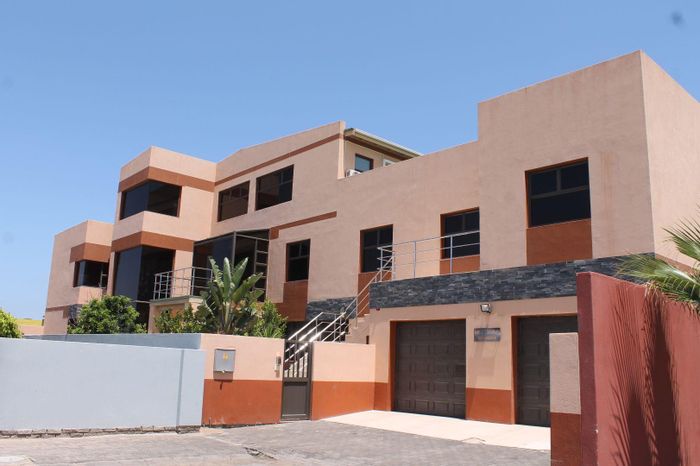 For Sale: Spacious 5-Bedroom House in Fairways Estate with Pool and Flat.