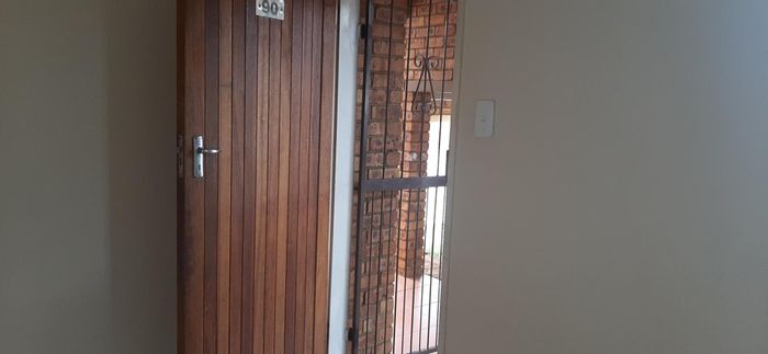 Property #2231013, Apartment rental monthly in Highveld