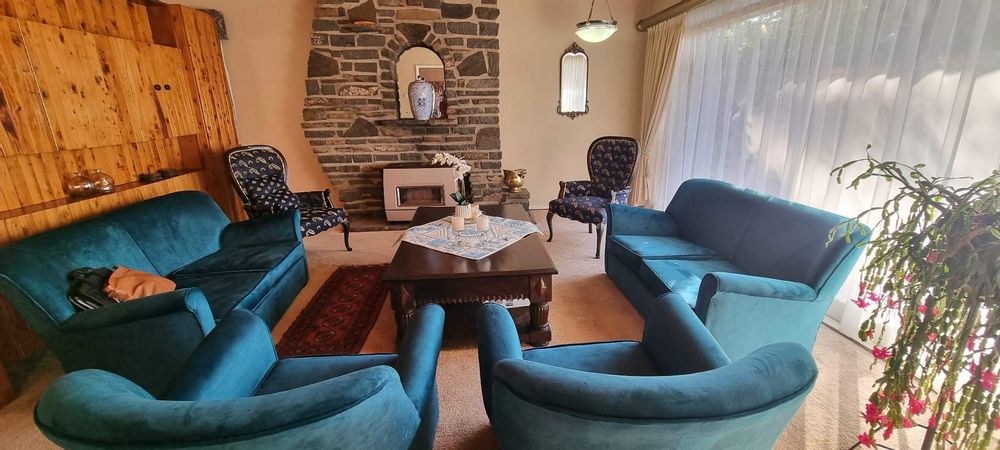 Formal lounge