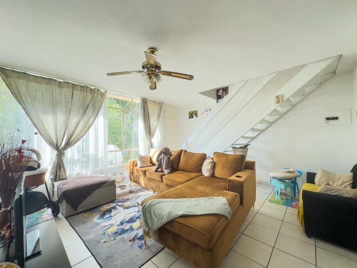 Property #2395366, Townhouse For Sale in La Montagne