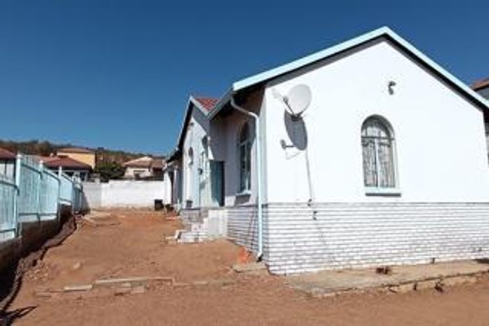 Mabopane House For Sale: Open-plan living, three bedrooms, garage, near amenities.