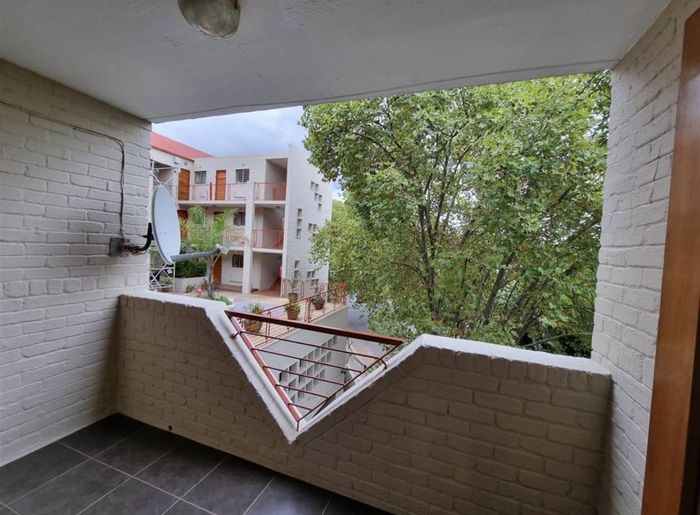 Property #2136940, Apartment for sale in Westdene