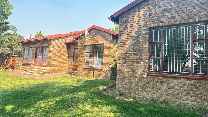 Property #2193047, House for sale in Bloubosrand