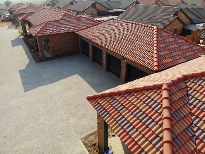 Riversdale Townhouse For Sale: 2 Bedrooms, Private Garden, Double Garage, Secure Complex.