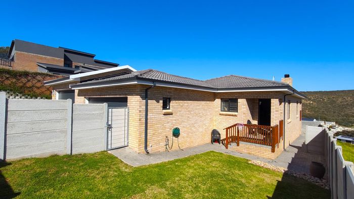 Property #2421702, Townhouse For Sale in Island View