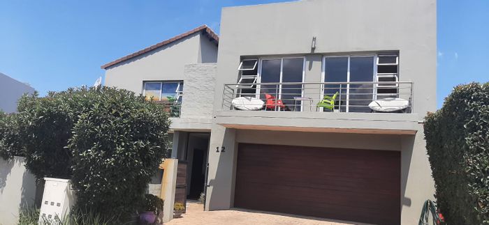 House To Rent in Six Fountains: 4 beds, pool, double garage, secure estate.