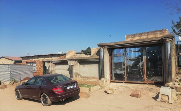 For Sale: House in Ivory Park with 3 bedrooms, garage, and room to customize.