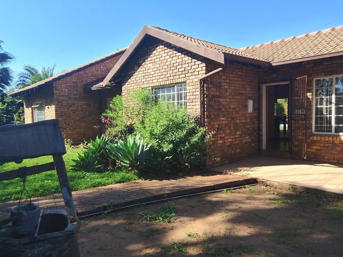 Property #2426542, House For Sale in Chantelle