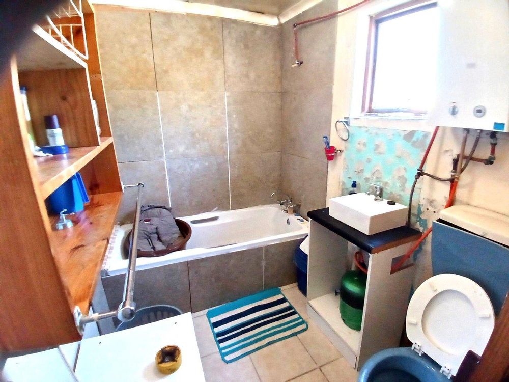 FLATLET: Our Bathroom (with bath).