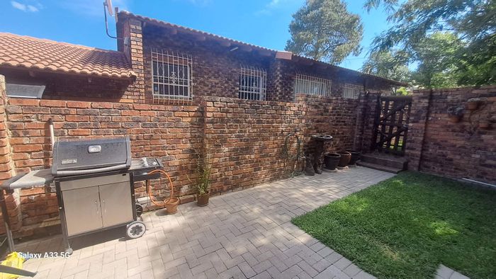Property #2256936, Townhouse Rental Monthly in Buccleuch
