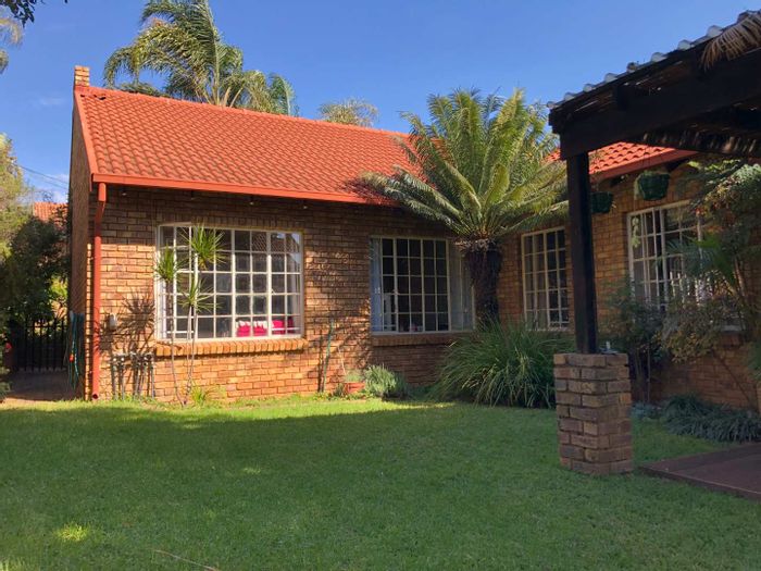 House To Rent in Erasmuskloof Ext 3: 3 beds, study, pool, security features.