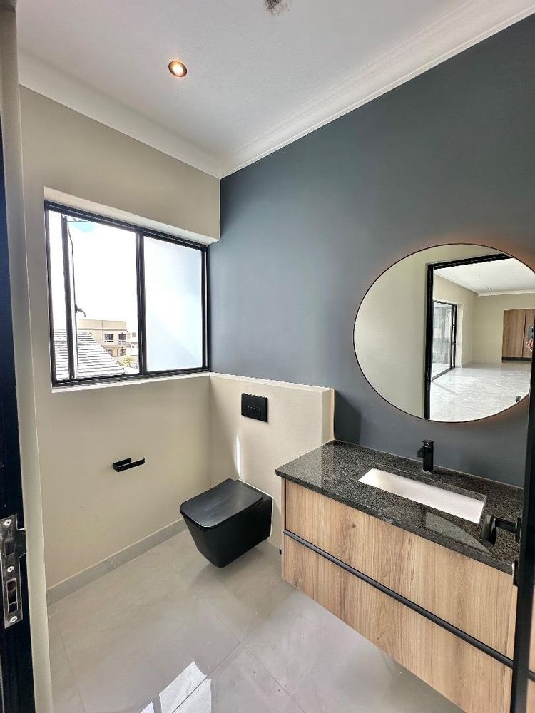 Entertainment area guest toilet