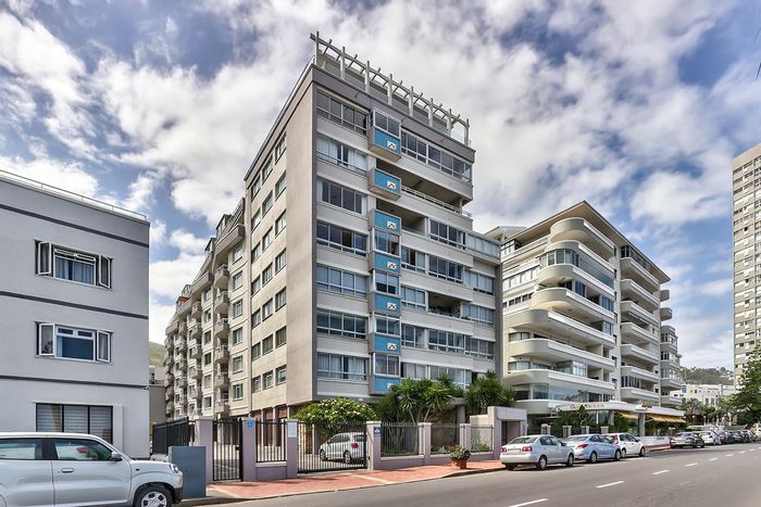 Property #2204290, Apartment pending sale in Sea Point