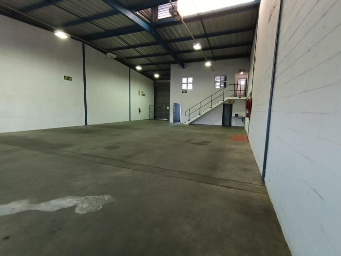 Industrial unit to rent in Westmead with 24-hour security and ample space.