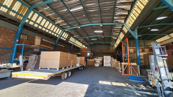 Property #2199507, Industrial rental monthly in Waltloo