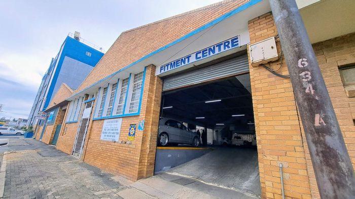 Mixed Use Property For Sale in Booysens: Established vehicle repair business with equipment included.
