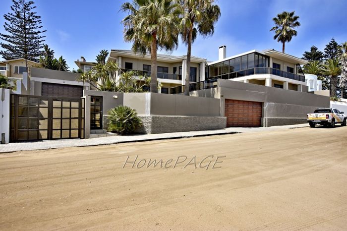 For Sale: Spacious House in Swakopmund Central with sea views, 5 bedrooms, 4 garages.