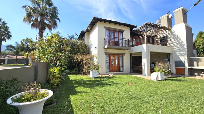 Ground floor apartment in Melodie with clubhouse, pool, and garden services. For Sale!