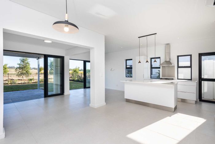 For Sale: House in Paarl Valleij Lifestyle Estate with gardens, gym, and security.