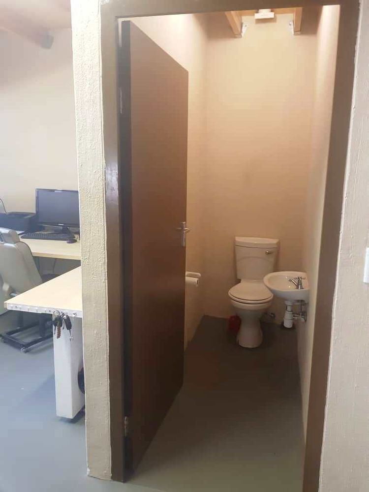 2 toilets