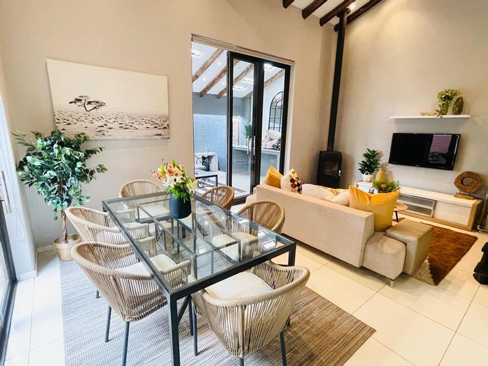 Property #2191286, Cluster rental monthly in Sandown