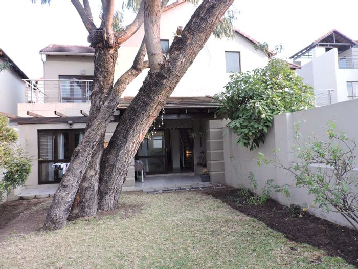 Property #2055939, Apartment for sale in Fourways