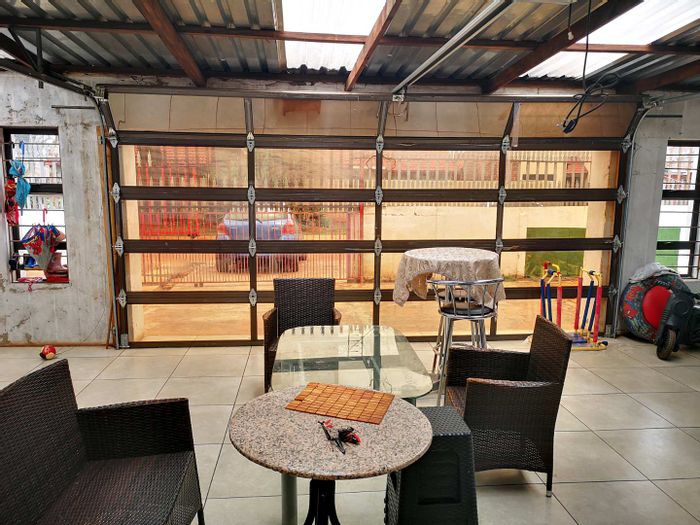 House for Sale in Lenasia South Ext 1: 3 Bedrooms, Pool, Double Garage.