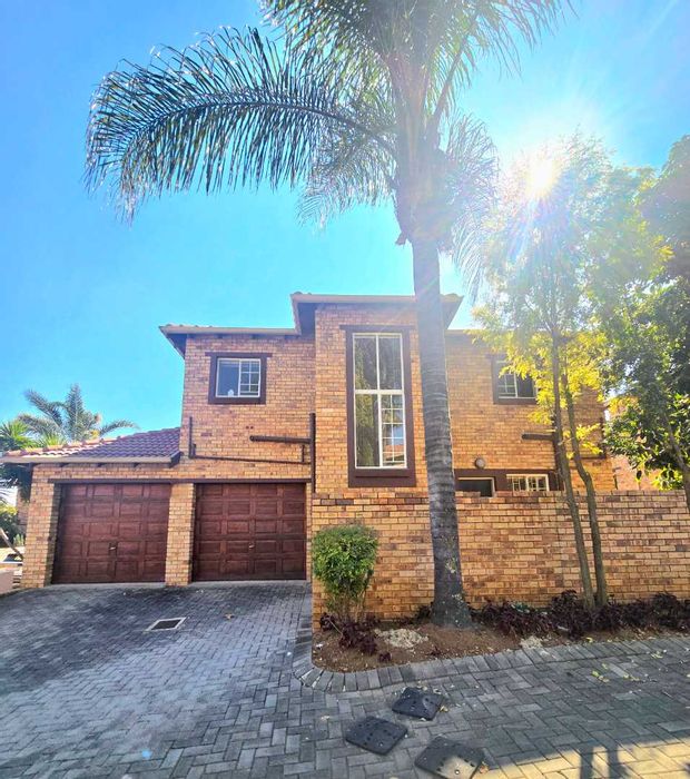 Kyalami Hills Cluster To Rent: 3 Bedrooms, Private Garden, Double Garage, Secure Community.