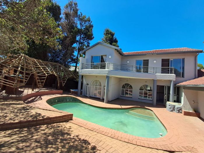 Mulbarton House For Sale: 5 bedrooms, pool, lapa, double garage, spacious garden.