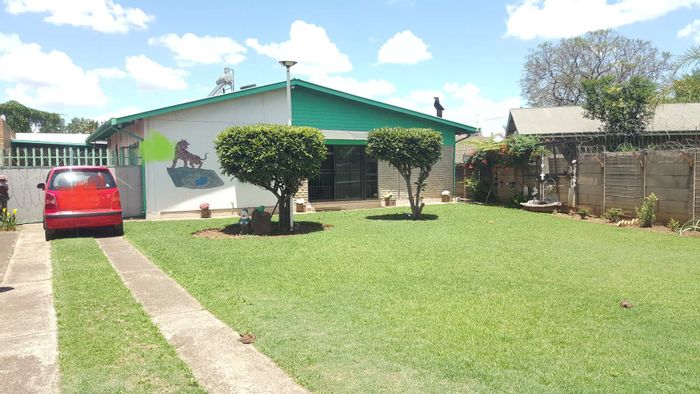 Property #2149898, House for sale in Vanderbijlpark Central East 2