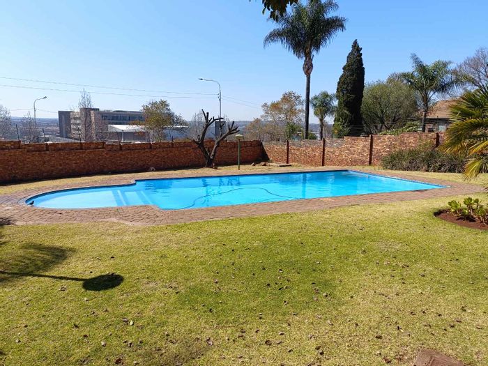 Zwartkop Apartment for Sale: 2 Bedrooms, Pool, Pet-Friendly, No Load Shedding!